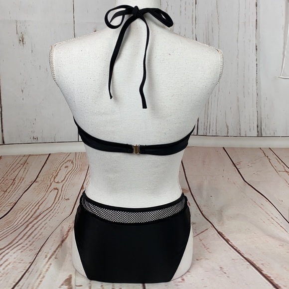 Bikini - Picture 2 of 2